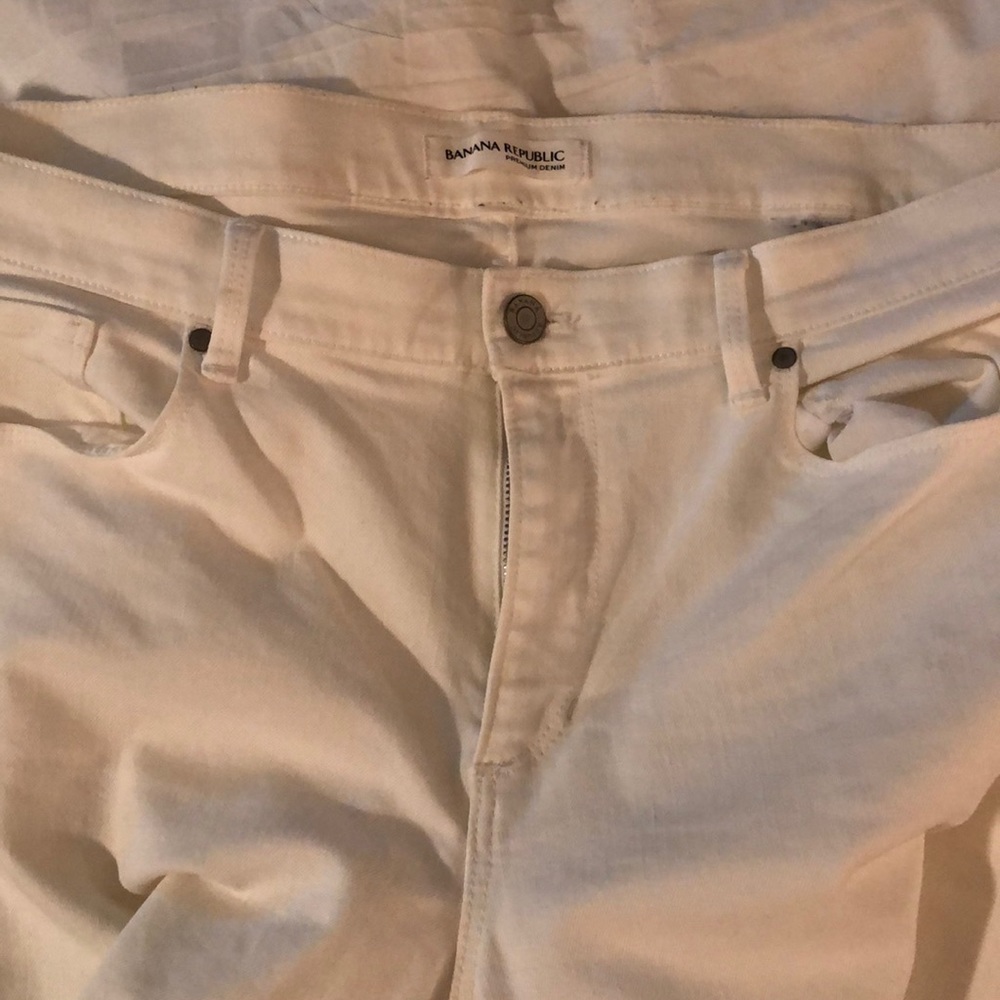 White skinny jeans